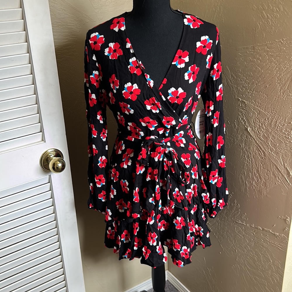 Floral long sleeve wrap dress NWT